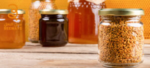 غذاء ملكات النحل مع العسل